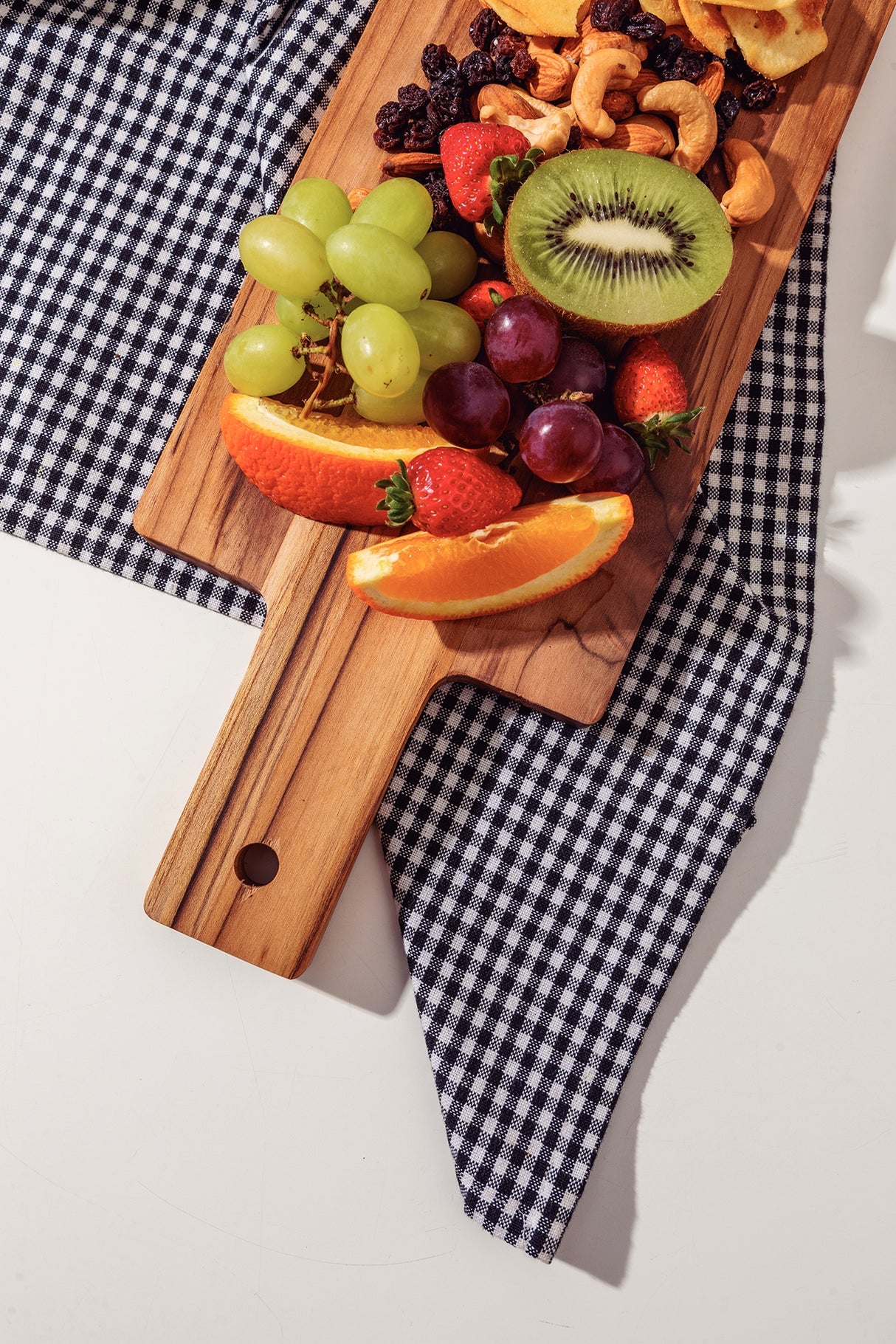 Tramontina Tabla de Madera Tropical con Mango Churrasco Essencial 70 x 15 cm