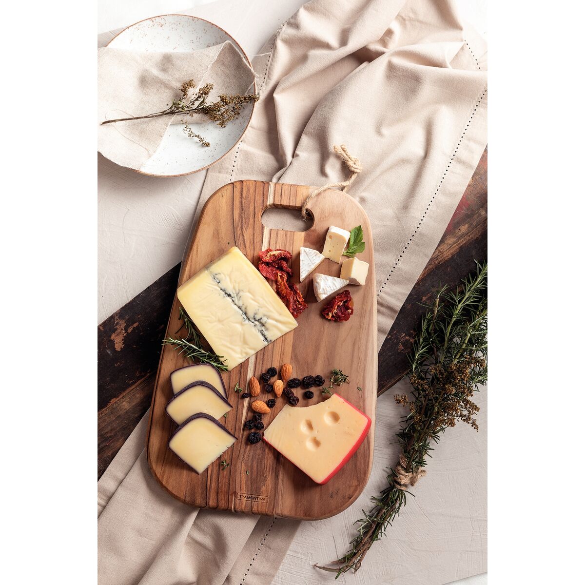 Tramontina Tabla de Madera Teca para Quesos y Embutidos Provence 40 x 27 cm