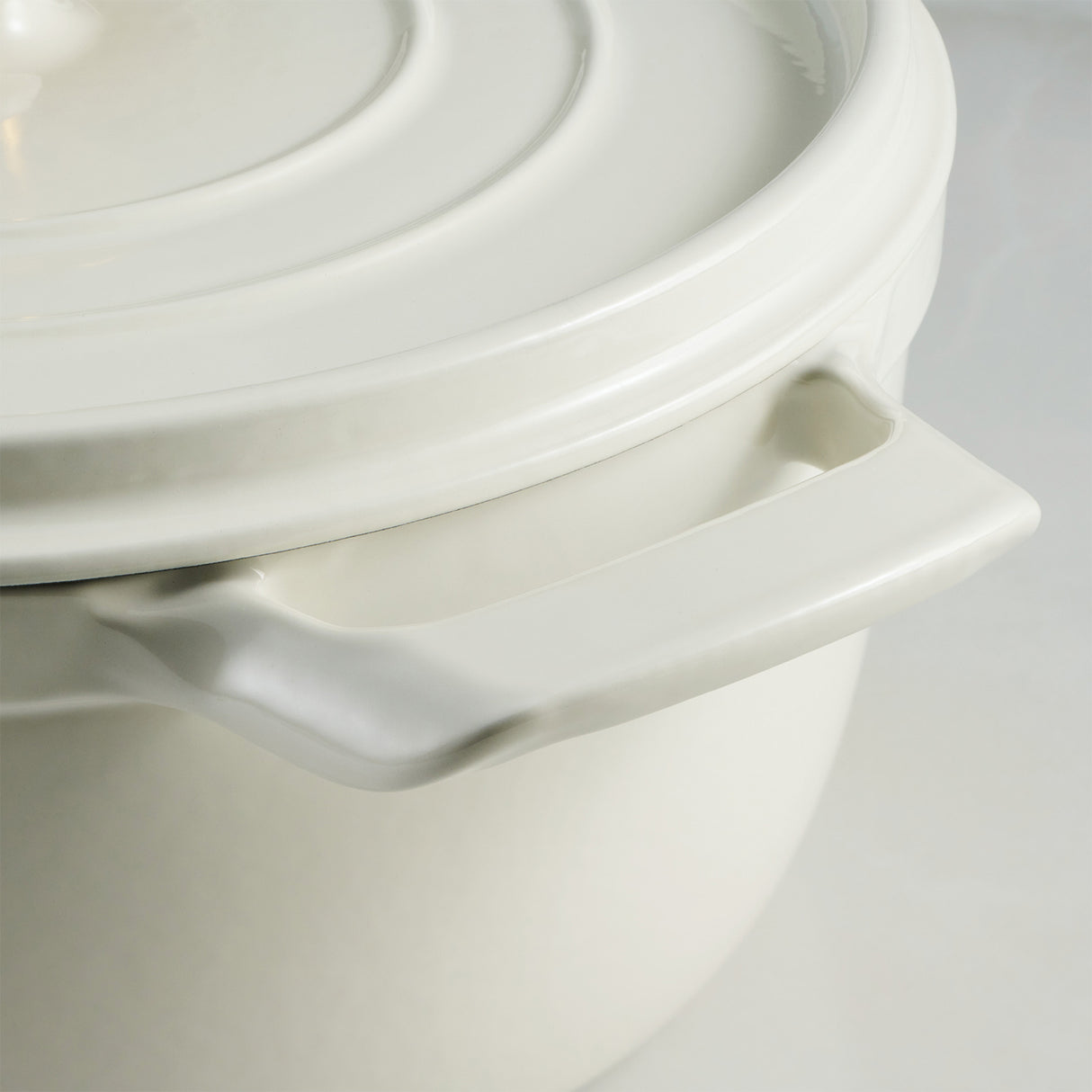 Tramontina Cocotte con Tapa de Hierro Fundido Esmaltado Latte 22 cm - 3,7L